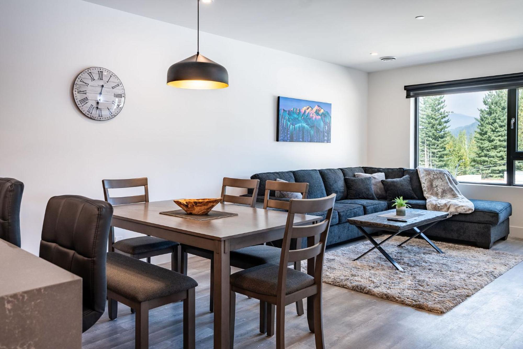 Alpine Haven By Revelstoke Vacations Lägenhet Exteriör bild
